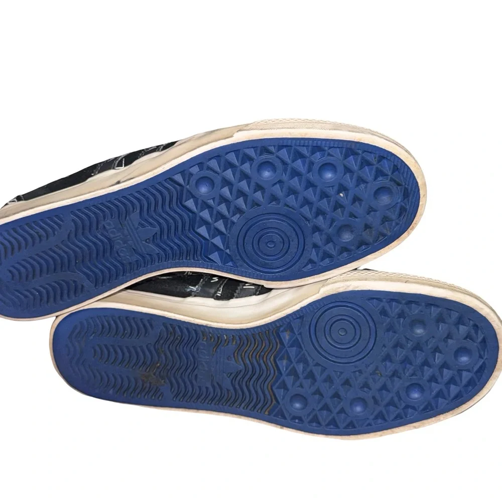 Adidas Hood By‎ Air HBA Sneakers 9.5 Graphic Low Top Streetwear Designer Collab